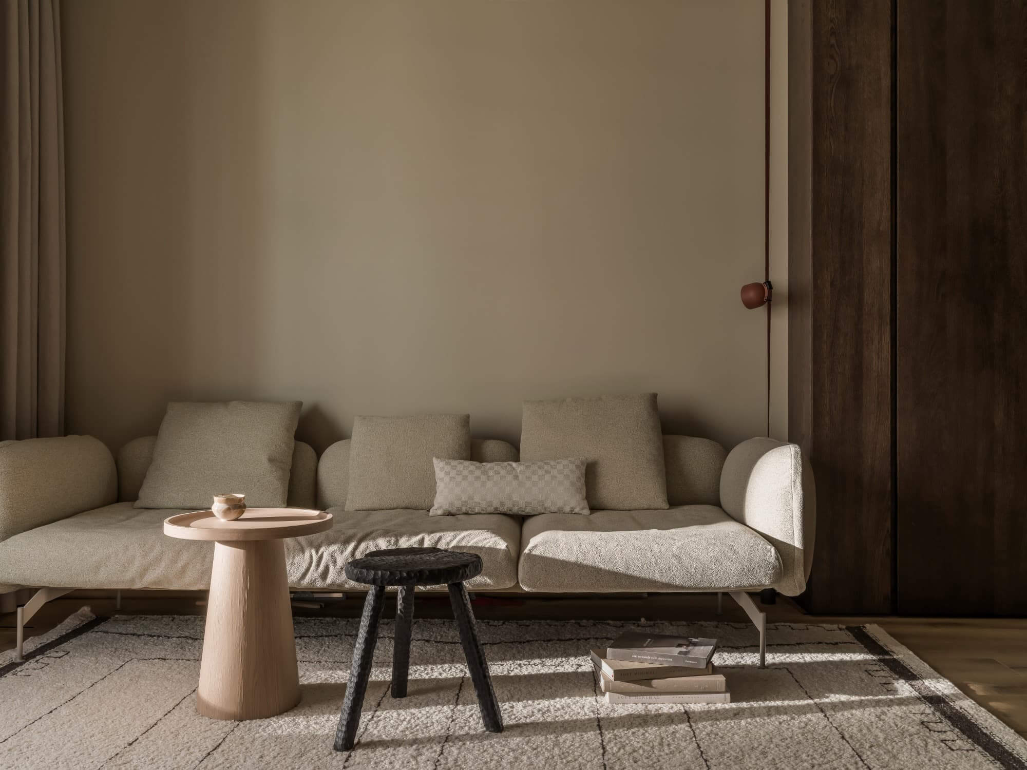 Индийский ковёр из шерсти «AMANA» ААА03-IVR-BRN